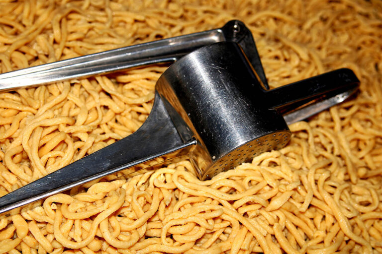 attrezzo per spaetzle
