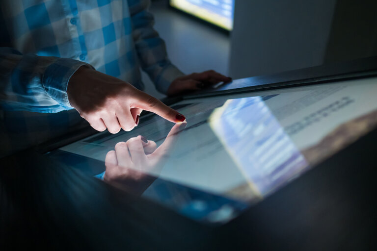 monitor touchscreen