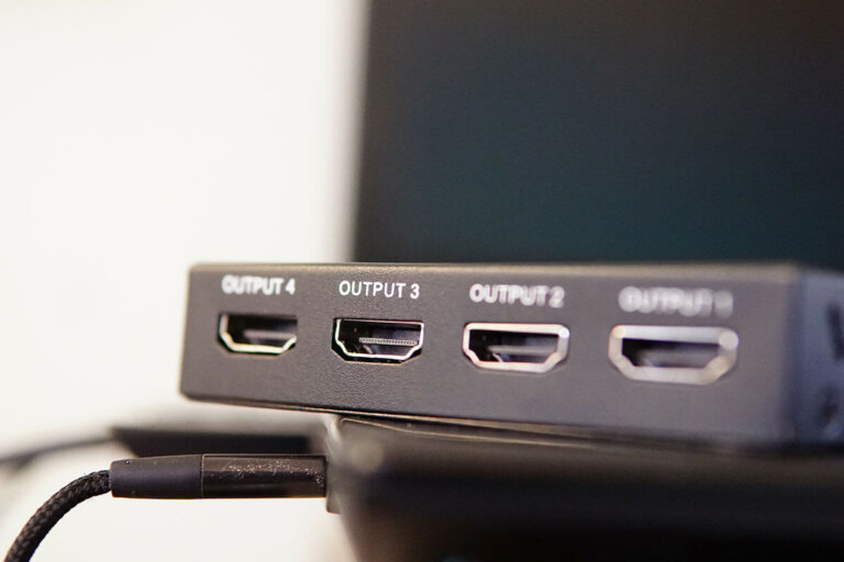 sdoppiatore HDMI