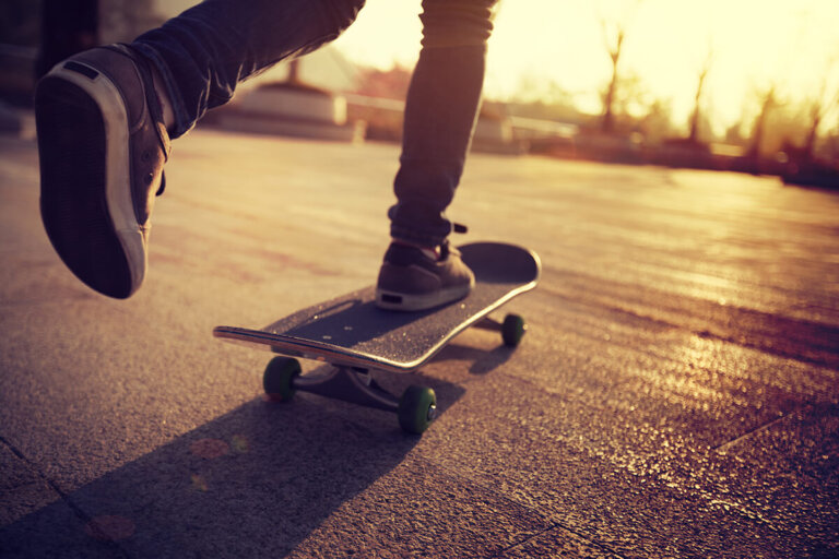 skateboard